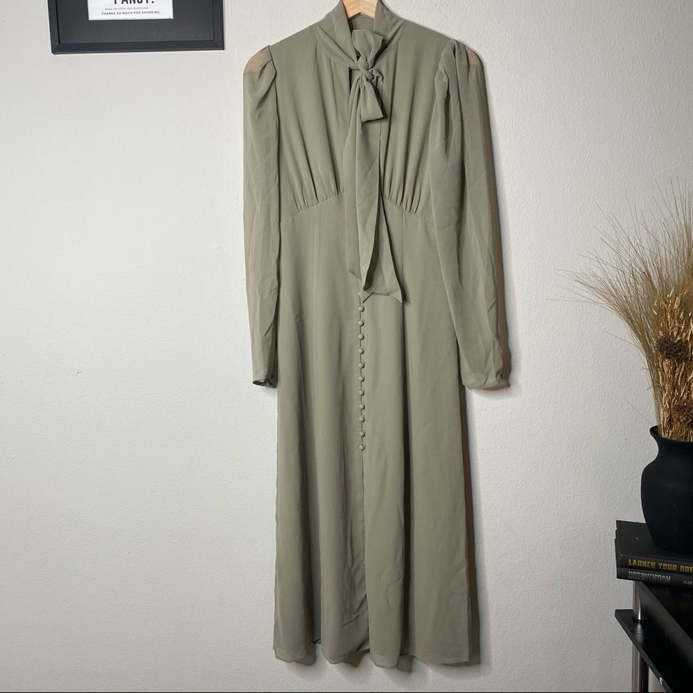 NWT Aritzia Wilfred Sage Green Mambo Button Front Midi Dress Size 2
